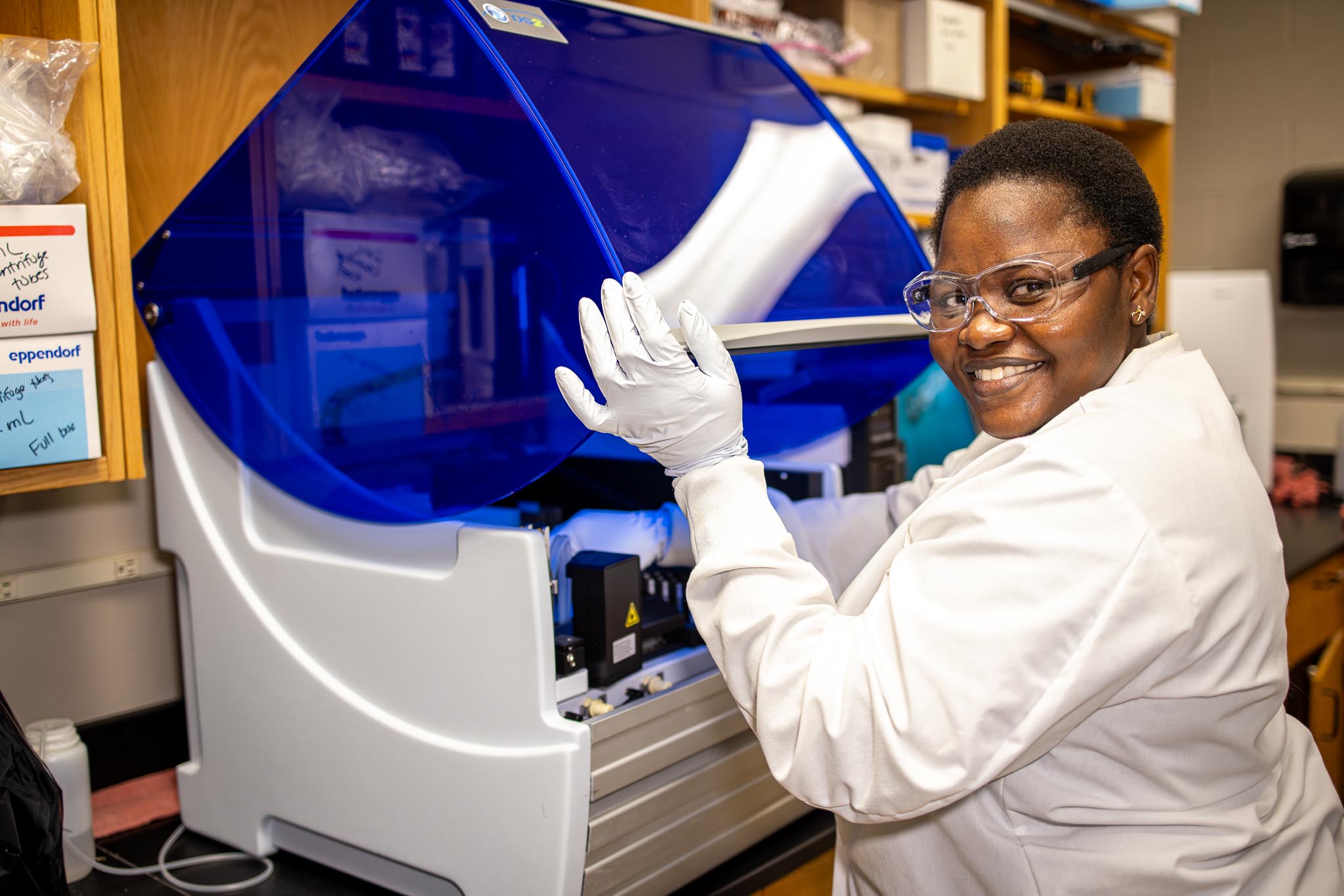 Student working in Genomics Lab