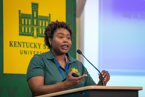 Adriana Palmer speaking at the Leadership Summit.